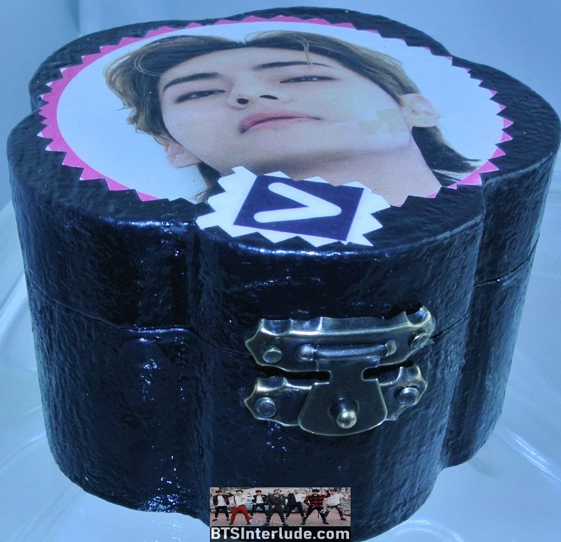 BTS BOX CLOVER V KIM TAEHYUNG PHOTOS CLOSEUP CLOVER JEWELRY TRINKET