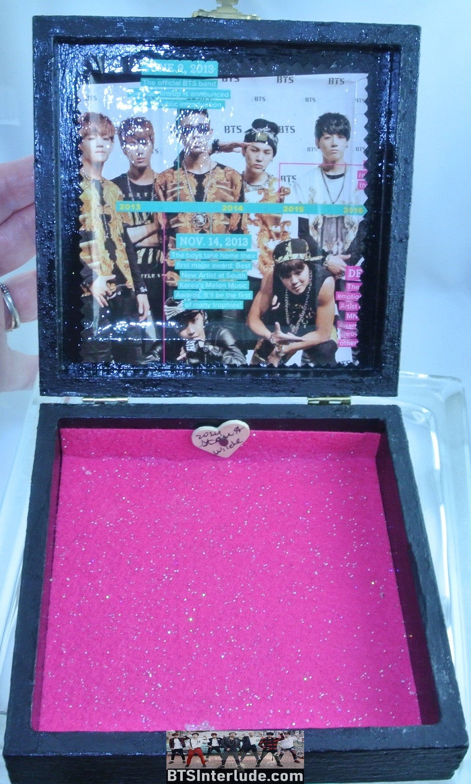 BTS BOX LARGE SQUARE GROUP INKIGAYO BACKSTAGE JUNGKOOK V JIMIN RM J-HOPE SUGA JIN TREASURES JEWELRY TRINKET GOLD HARDWARE