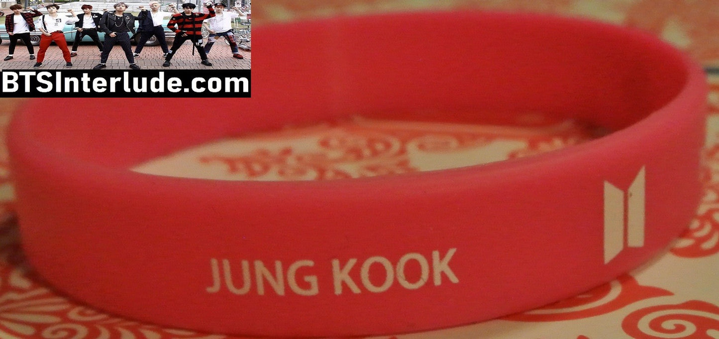 BTS BRACELET JEON JUNGKOOK 전정국 PINK SILICONE NAME IN WHITE BIRTHDAY BTS DOORS