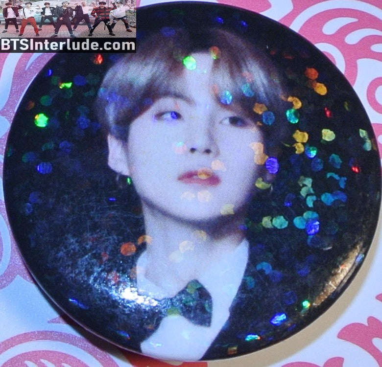 BTS BUTTON SUGA MIN YOONGI 민윤기 1.25" GLITTER BLACK TUX FANSITE BADGE PIN