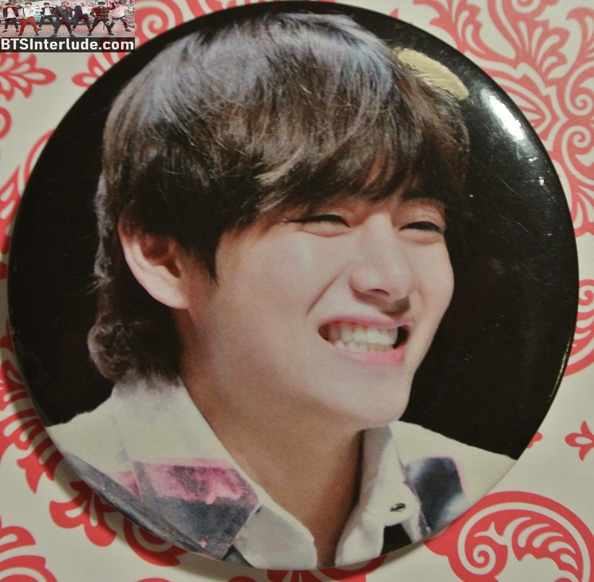 BTS BUTTON V KIM TAEHYUNG 김태형 3" BADGE PIN SMILIE LAUGH FANSIGN FANSITE