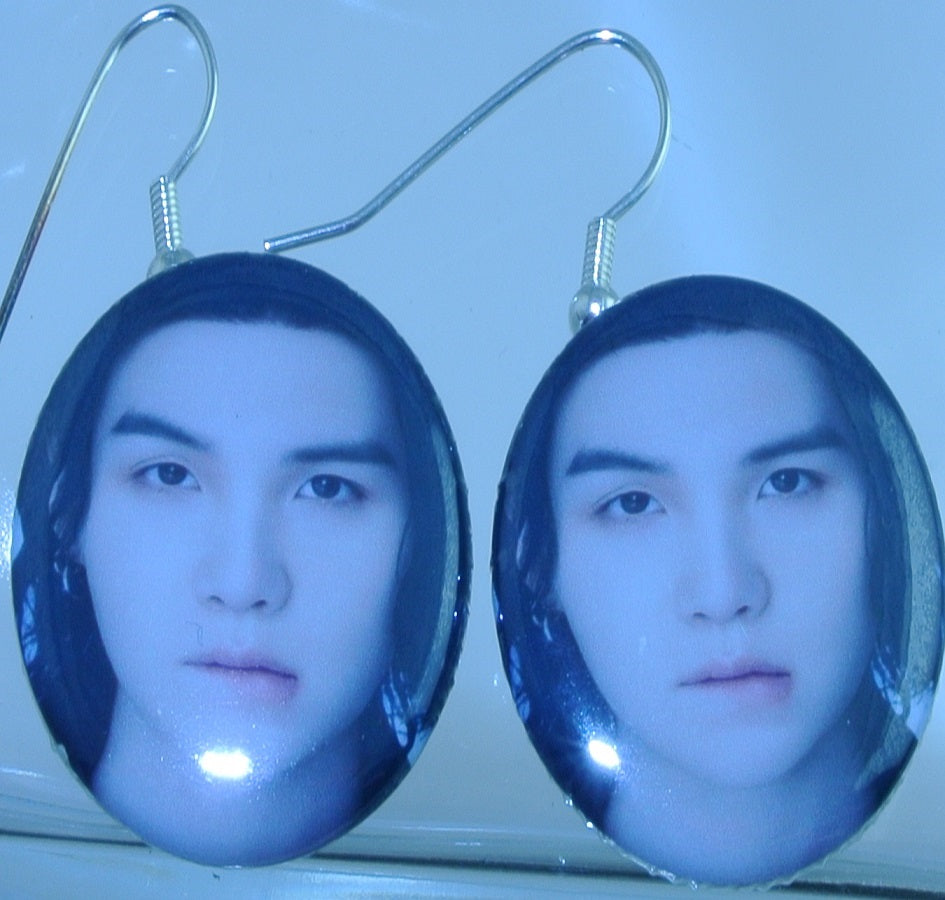 BTS EARRINGS BUTTON SUGA MIN YOONGI 민윤기 2 IN 1 LIP BITE PIERCED OR CLIPS DANGLE DROP