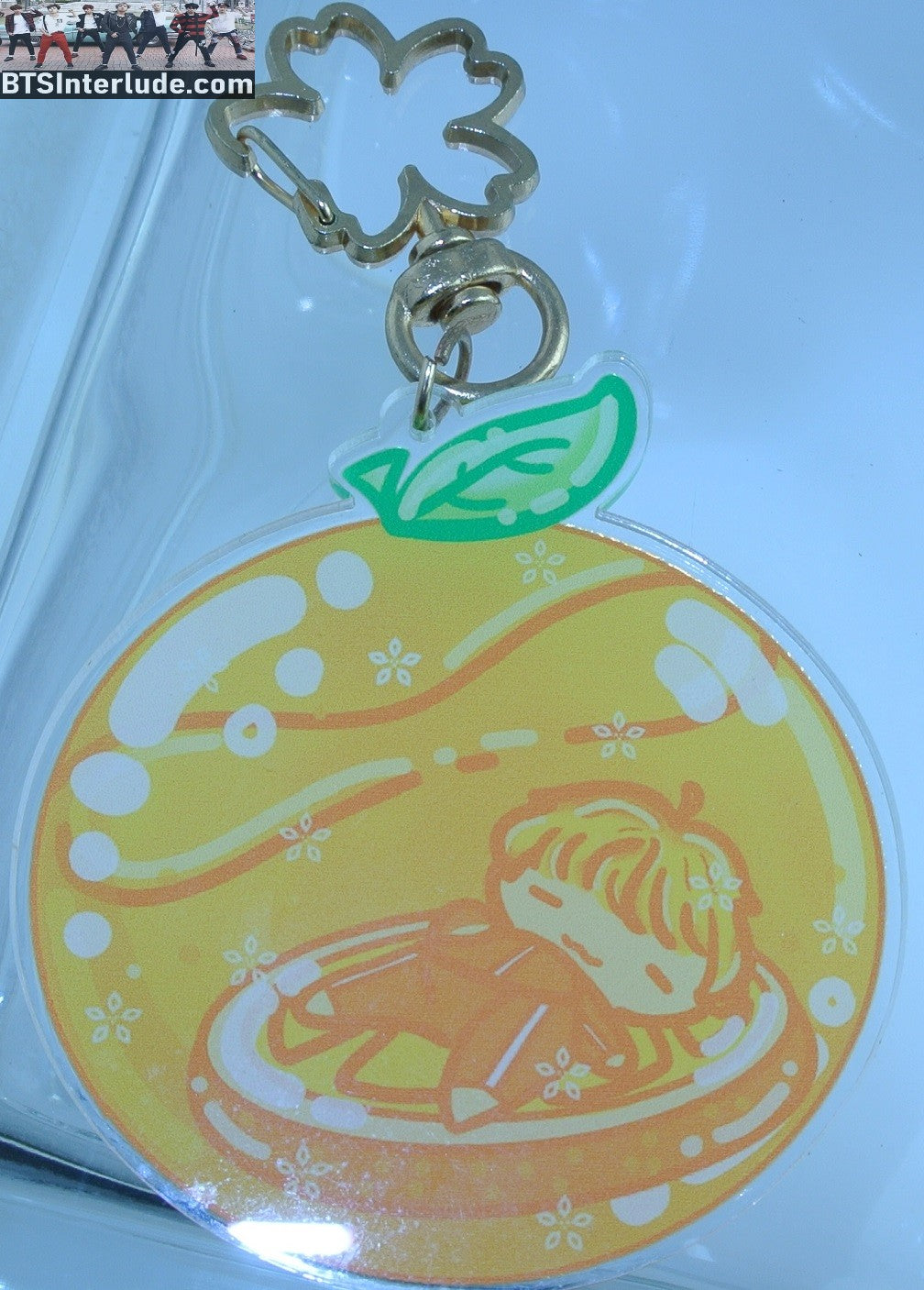BTS KEYCHAIN ACRYLIC SUGA MIN YOONGI 민윤기 TANGERINE SUGA LYING DOWN GOLD CLOVER CLIP CLASP KEYRING KEY CHAIN RING