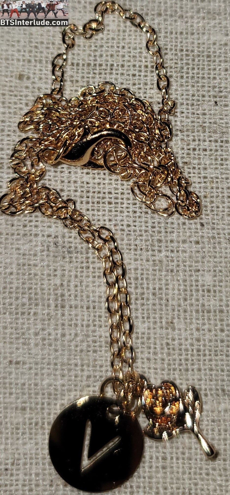 BTS NECKLACE V KIM TAEHYUNG 김태형 GOLD TONE INITIAL V FLOWER FOR SINGULARITY ADJUSTABLE