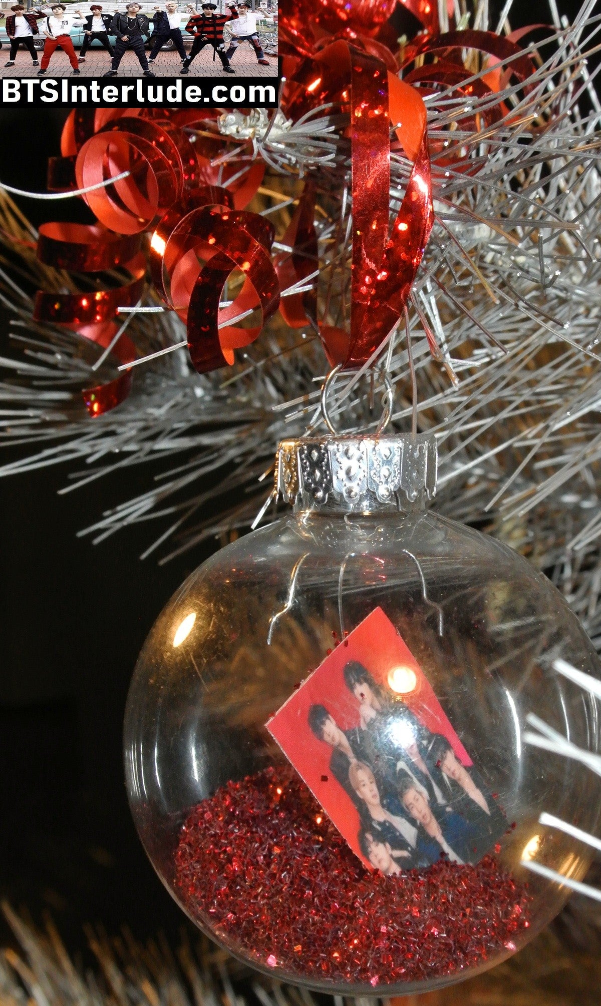 BTS CHRISTMAS ORNAMENT GLASS 2.5 INCH GROUP BANGTAN 방탄소년단 RED GLITTER ARIRANG RED WHITE T SHIRTS JUNGKOOK V JIMIN RM J-HOPE SUGA JIN LIMITED EDITION