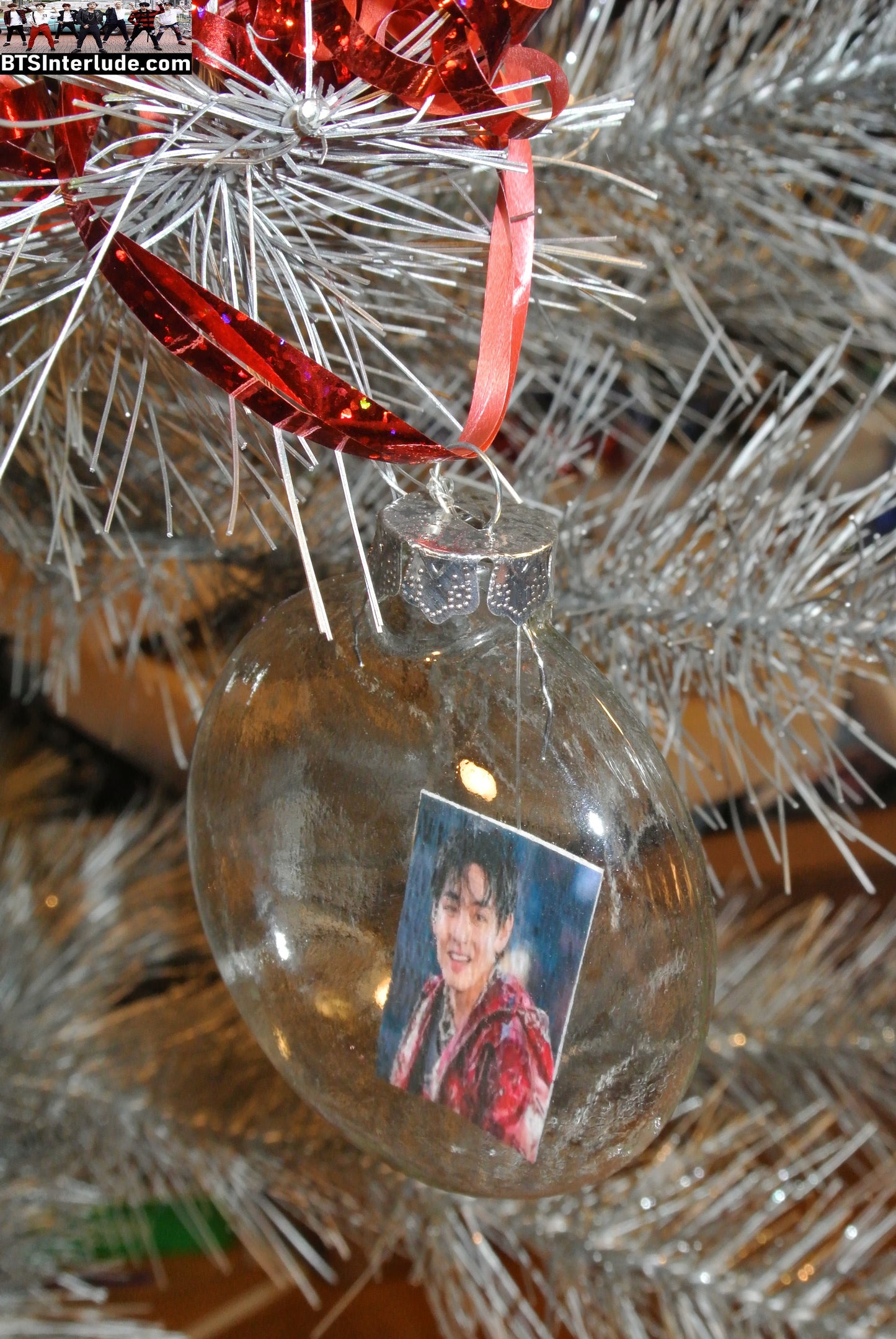 BTS CHRISTMAS ORNAMENT GLASS 3 INCH FLAT V KIM TAEHYUNG 김태형 ARIRANG WHITE TANK TOP TONGUE RED JACKET LIMITED EDITION