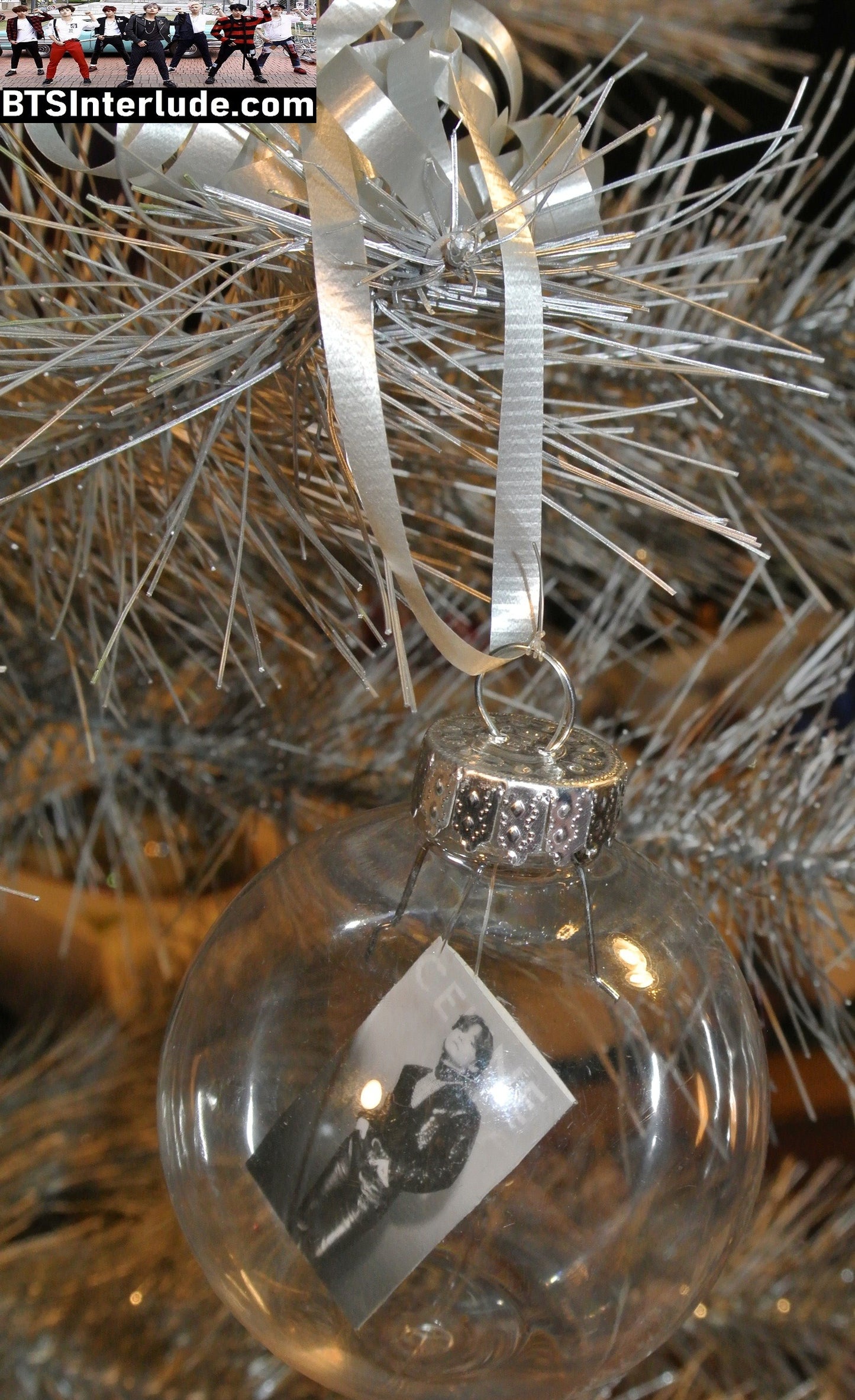 BTS CHRISTMAS ORNAMENT PLASTIC 2.5 INCH V KIM TAEHYUNG 김태형 BLACK AND WHITE CELINE LIMITED EDITION
