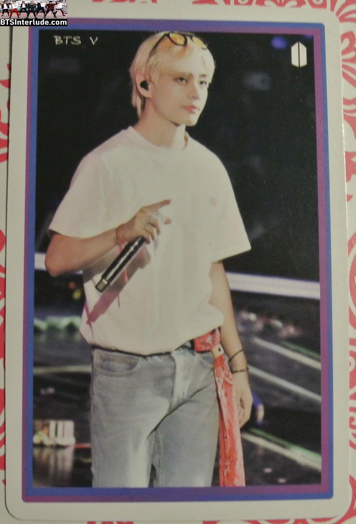 BTS PHOTOCARD FANSITE V KIM TAEHYUNG 김태형 BLOND HAIR GLASSES WHITE SHIRT MIC PC PHOTO CARD