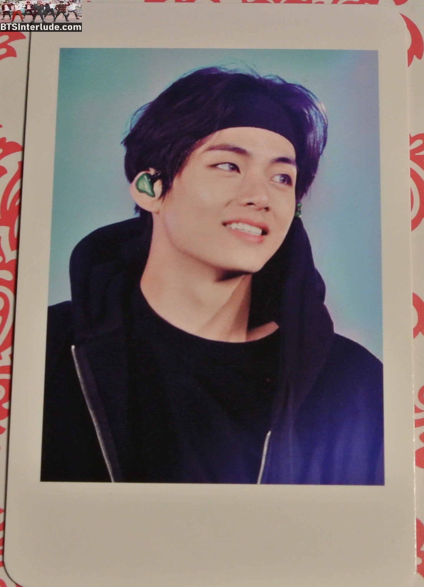 BTS PHOTOCARD FANSITE V KIM TAEHYUNG 김태형 BLACK HOODIE BANDANA NUNA V FANSITE WE ARE ALWAYS TOGETHER PHOTO CARD