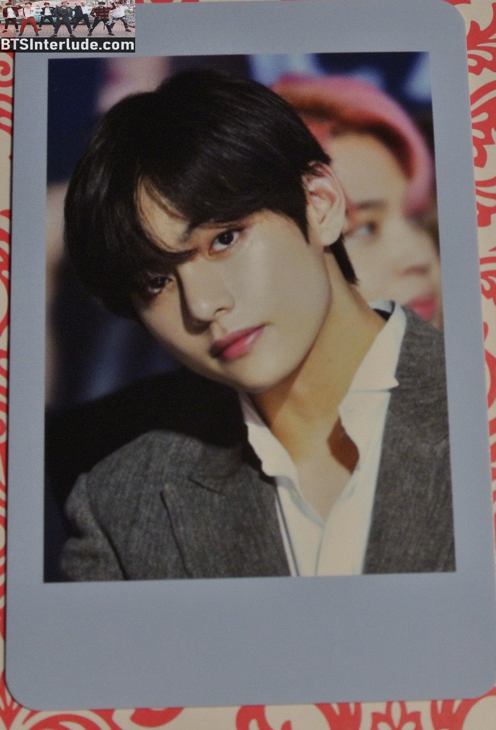 BTS PHOTOCARD FANSITE V KIM TAEHYUNG 김태형 CHECKED JACKET NUNA V FANSITE WE ARE ALWAYS TOGETHER PHOTO CARD