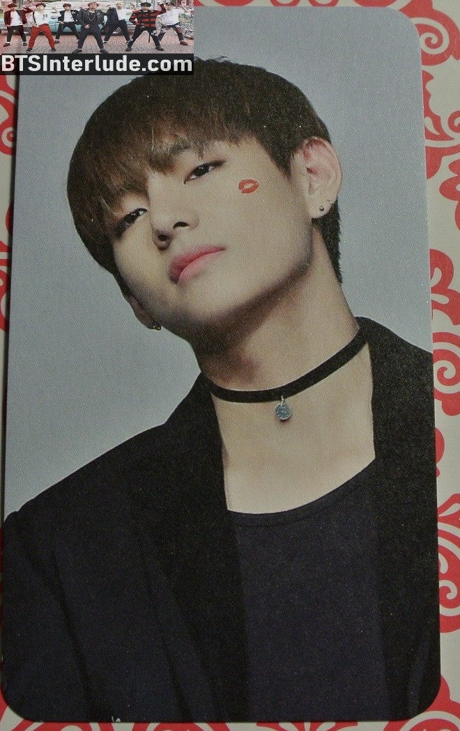 BTS PHOTOCARD FANSITE V KIM TAEHYUNG 김태형 TAE TAE LAND FANSITE BLACK CHOKER KISS ON CHEEK PHOTO CARD