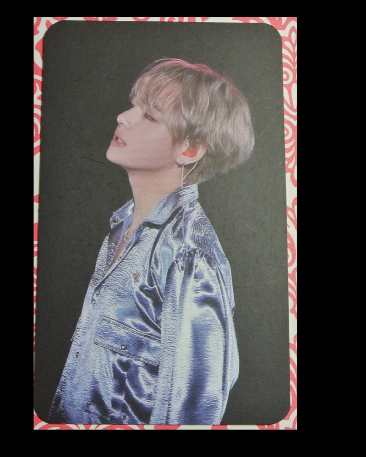 BTS PHOTOCARD V KIM TAEHYUNG BLONG HAIR BLUE SATIN SHIRT PROFILE COME ON OVER FANSITE PC PHOTO CARD