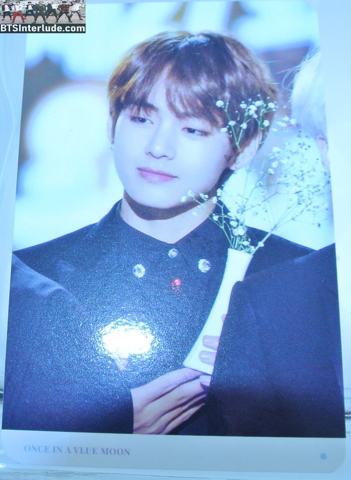 BTS PHOTOCARD FANSITE V KIM TAEHYUNG 김태형 SPARKLER AWARD BLACK JACKET VIA FANSITE ONCE IN A VLUE MOON PHOTO CARD