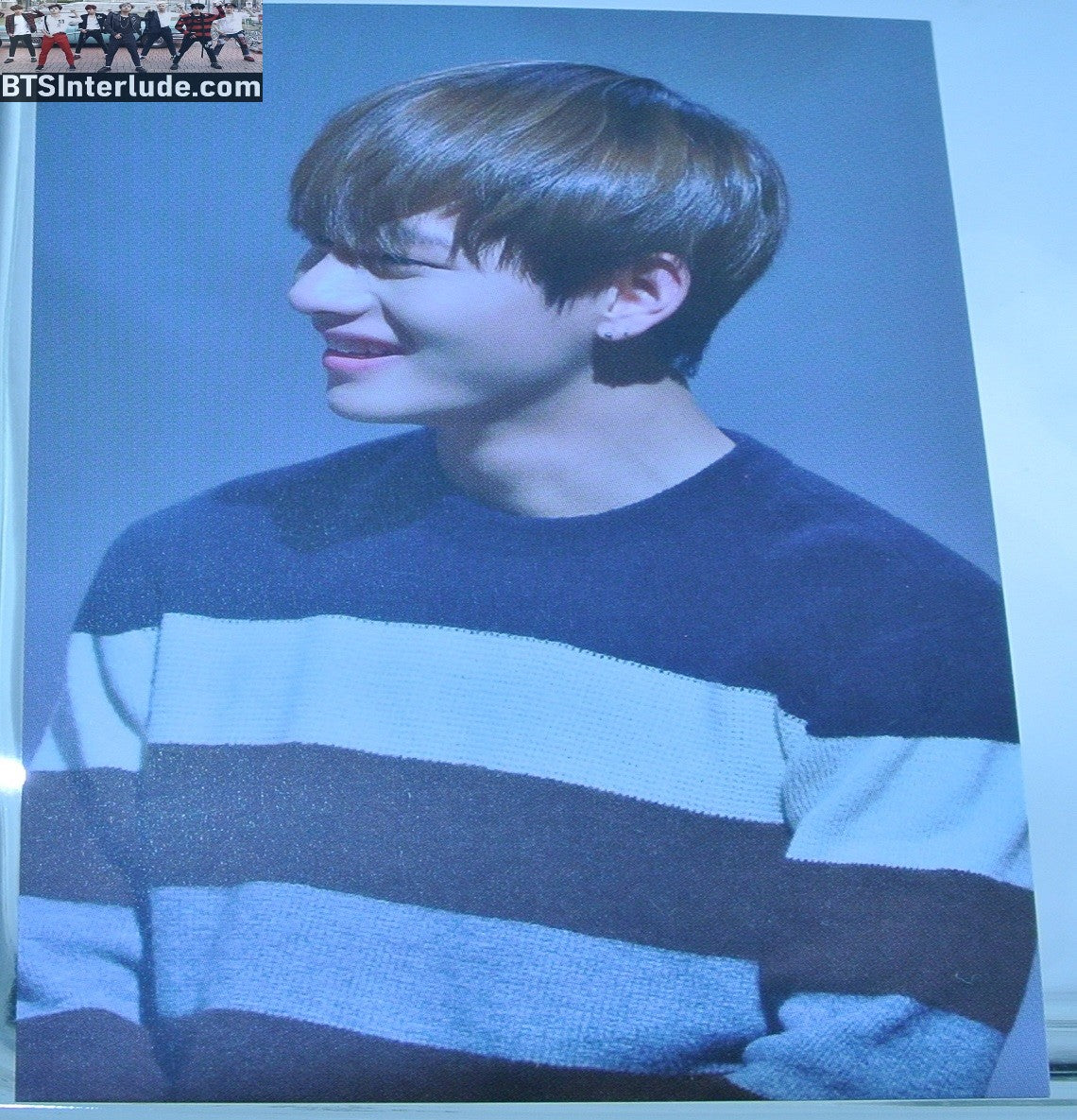 BTS PHOTOCARD FANSITE V KIM TAEHYUNG 김태형 FANSIGN PROFILE BLACK STRIPED SWEATER VUNA BOY FANSITE PHOTO CARD