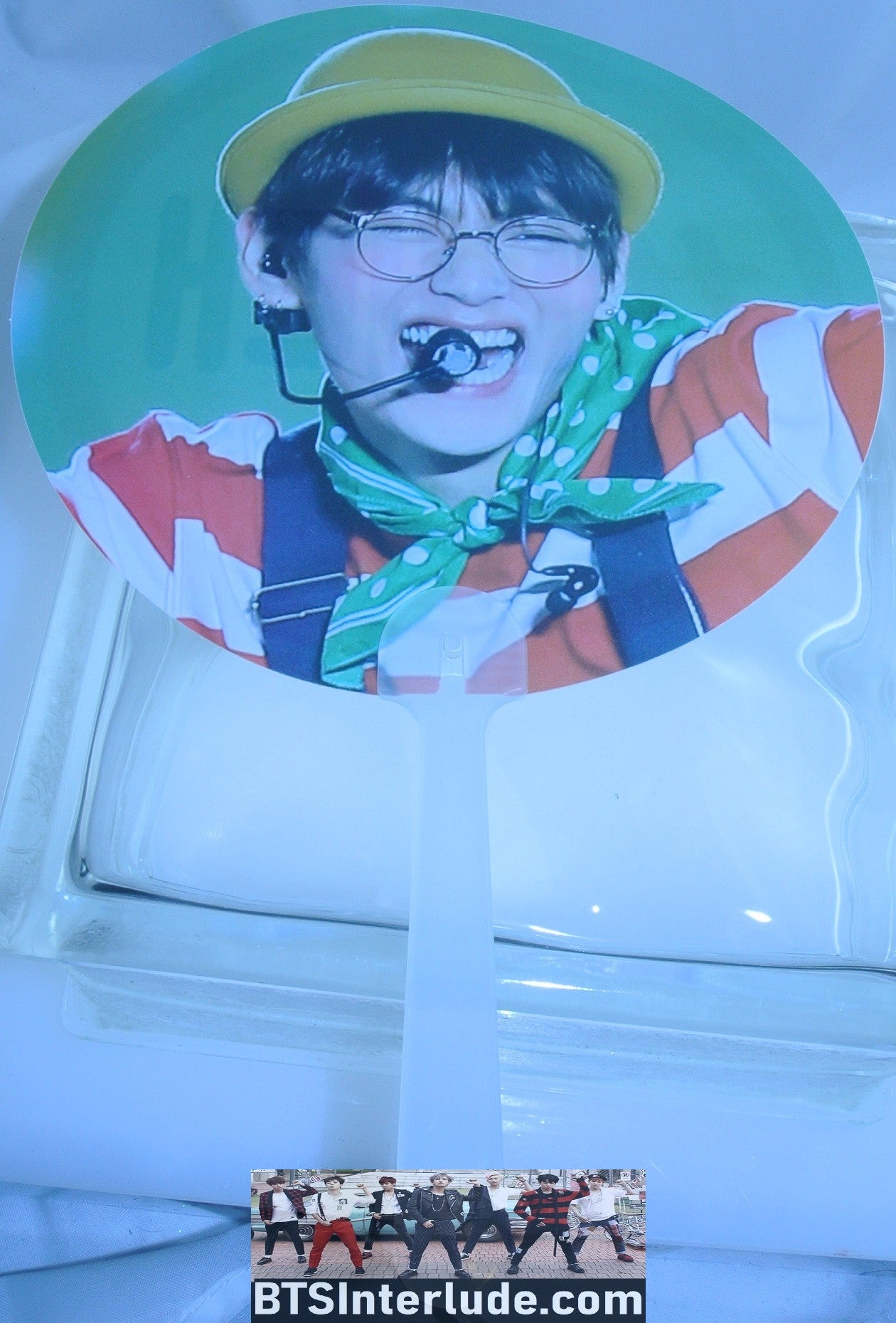 BTS PICKET V KIM TAEHYUNG 김태형 3RD MUSTER DAY 1 YELLOW BOWLER STRIPES OVERALLS FAN SLOGAN SIGN VELICITAS FANSITE