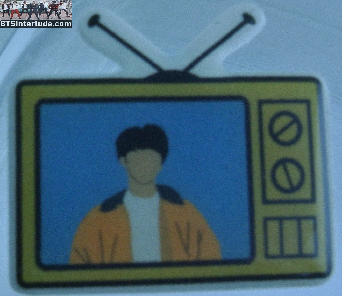 BTS PIN ACRYLIC JEON JUNGKOOK 전정국 EUPHORIA MUSIC VIDEO SCENE TV SET BADGE BUTTON