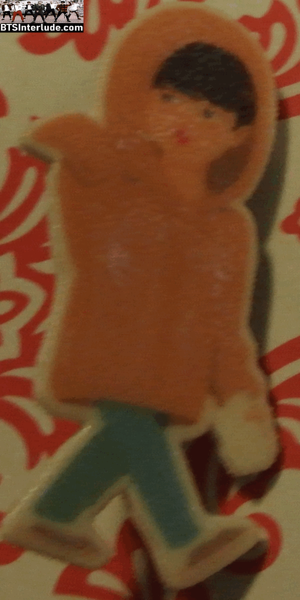 BTS PIN ACRYLIC V KIM TAEHYUNG 김태형 TAN HOODIE BADGE BUTTON