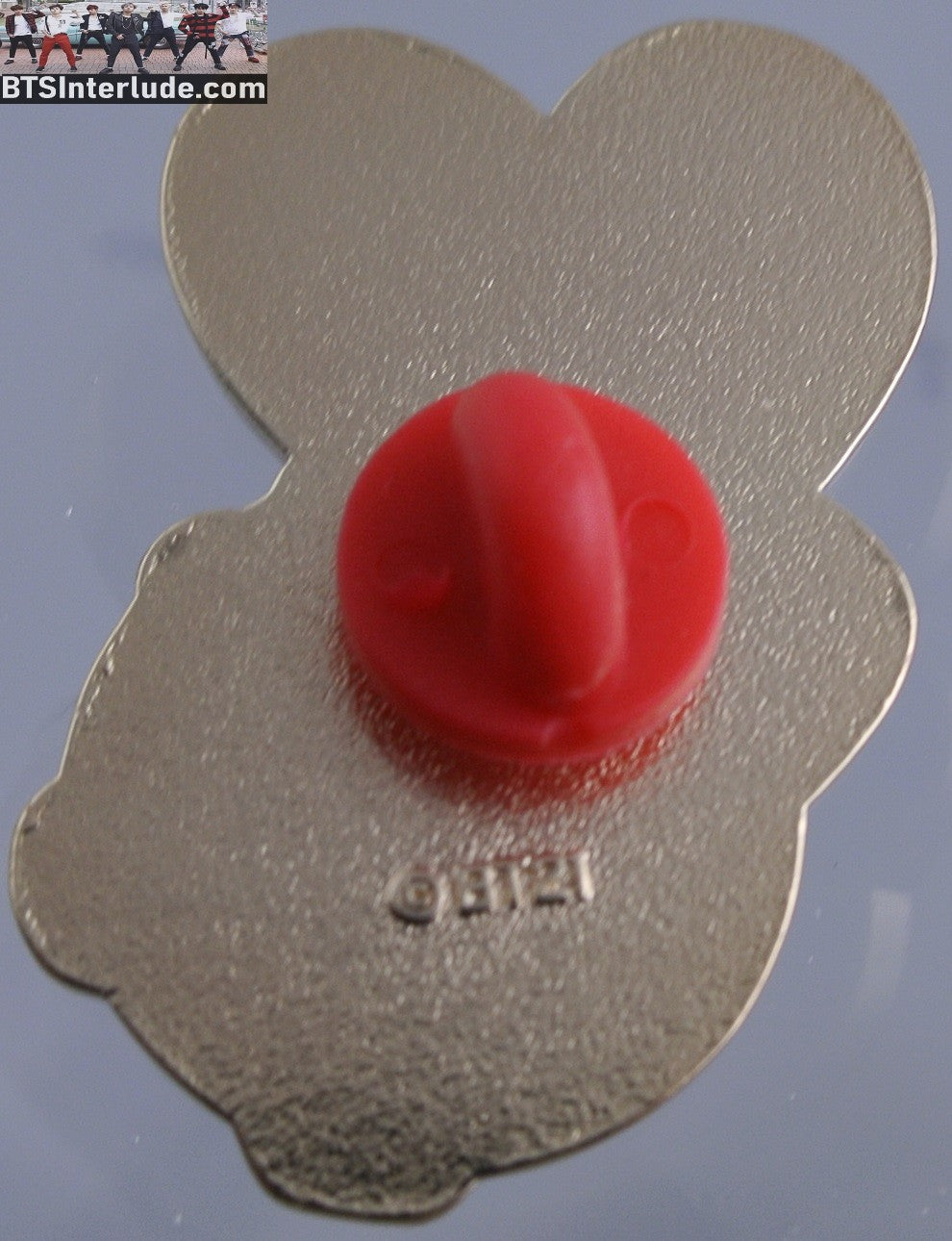 BTS PIN ENAMEL BT21 GOLD TATA EARTH V KIM TAEHYUNG 김태형 OFFICIAL MERCHANDISE BADGE BUTTON