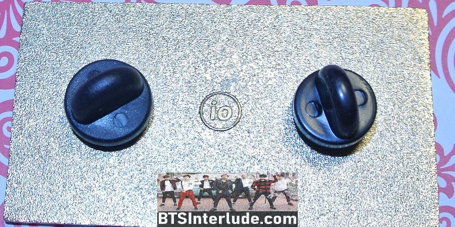 BTS PIN ENAMEL GOLD GROUP BLACK SHIRTS BACKSTAGE IO PINS JUNGKOOK V JIMIN RM J-HOPE SUGA JIN BADGE BUTTON