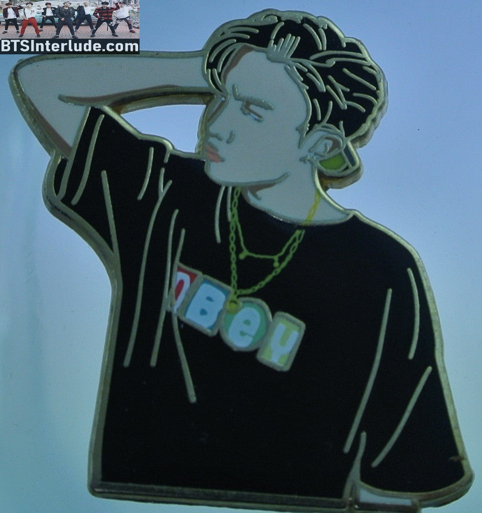BTS PIN ENAMEL GOLD J-HOPE JUNG HOSEOK 정호석 DYNAMITE MUSIC VIDEO BADGE BUTTON