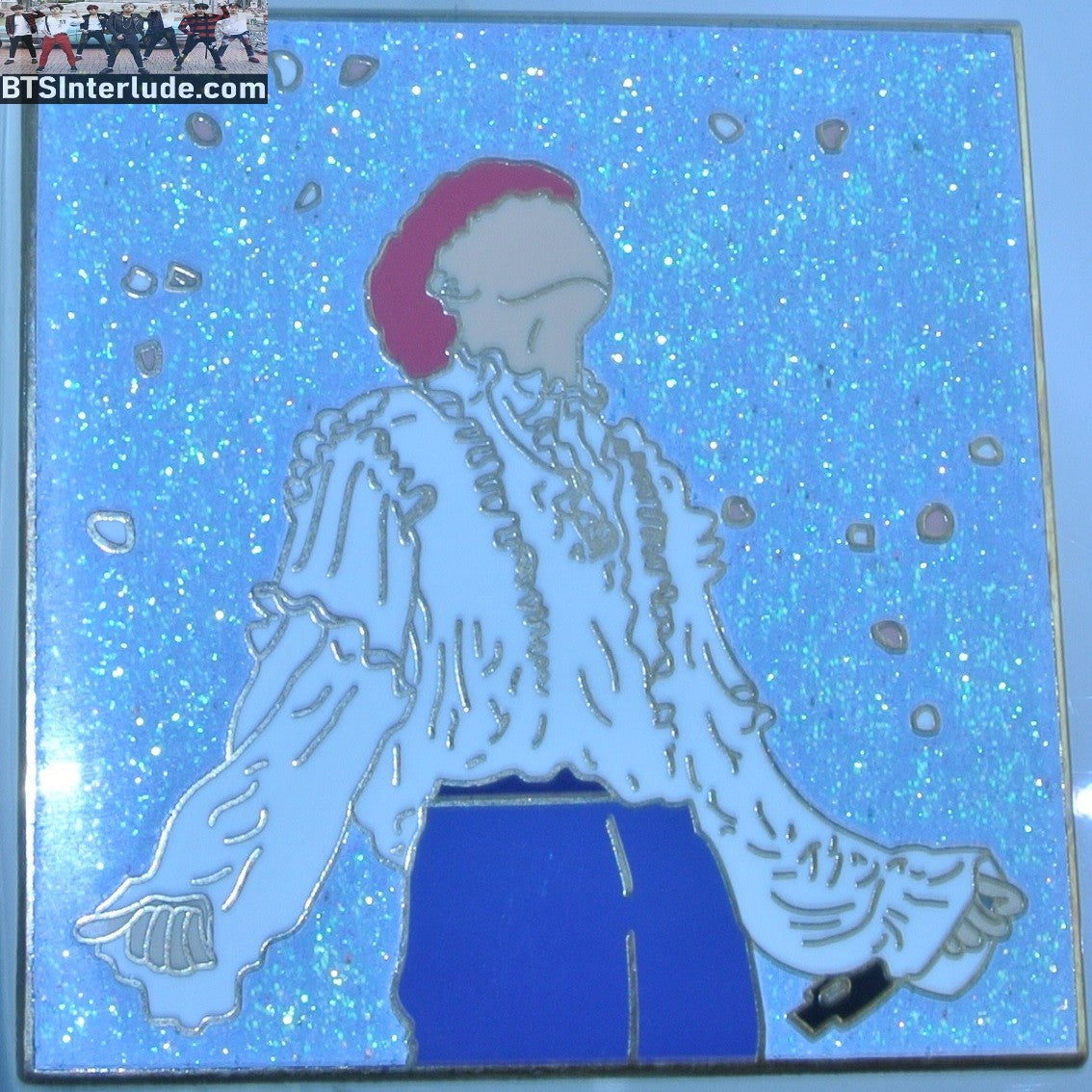 BTS PIN ENAMEL GOLD J-HOPE JUNG HOSEOK 정호석 MAMA SOLO RED HAIR BLUE BACKGROUND BADGE BUTTON