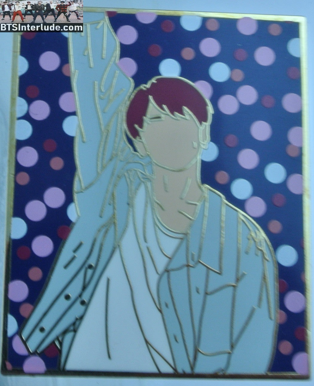 BTS PIN ENAMEL GOLD JIN KIM SEOKJIN 김석진 BLUE SHIRT BLUE PINK BACKGROUND BUTTON BADGE