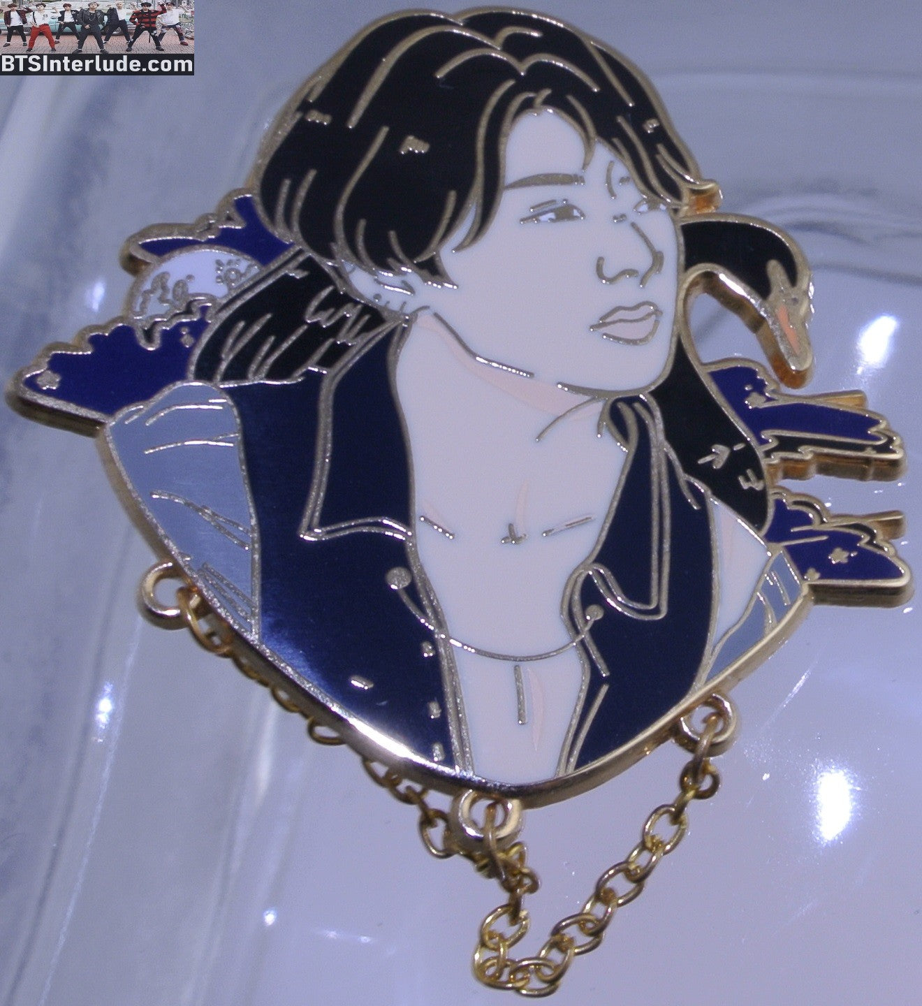 BTS PIN ENAMEL GOLD JEON JUNGKOOK 전정국 BLACK SWAN BLACK JACKET CHAINS BADGE BUTTON
