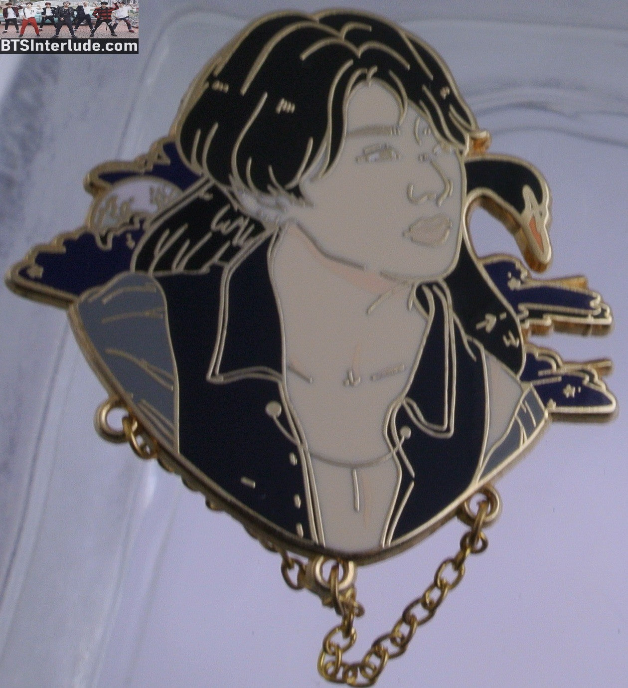 BTS PIN ENAMEL GOLD JEON JUNGKOOK 전정국 BLACK SWAN BLACK JACKET CHAINS BADGE BUTTON