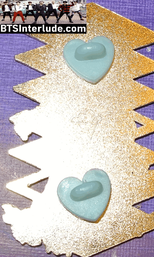 BTS PIN ENAMEL GOLD JEON JUNGKOOK 전정국 SLICES BLACK T SHIRT ROSES BADGE BUTTON