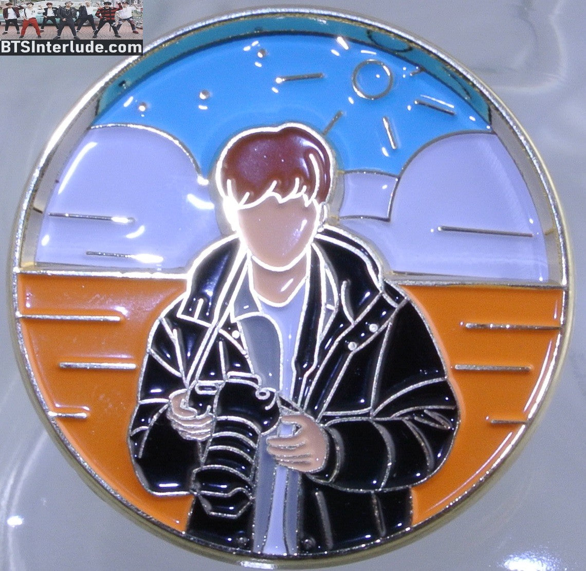 BTS PIN ENAMEL GOLD JEON JUNGKOOK 전정국 SPINNER GOLDEN CLOSET FILMS CAMERA DAY NIGHT BADGE BUTTON