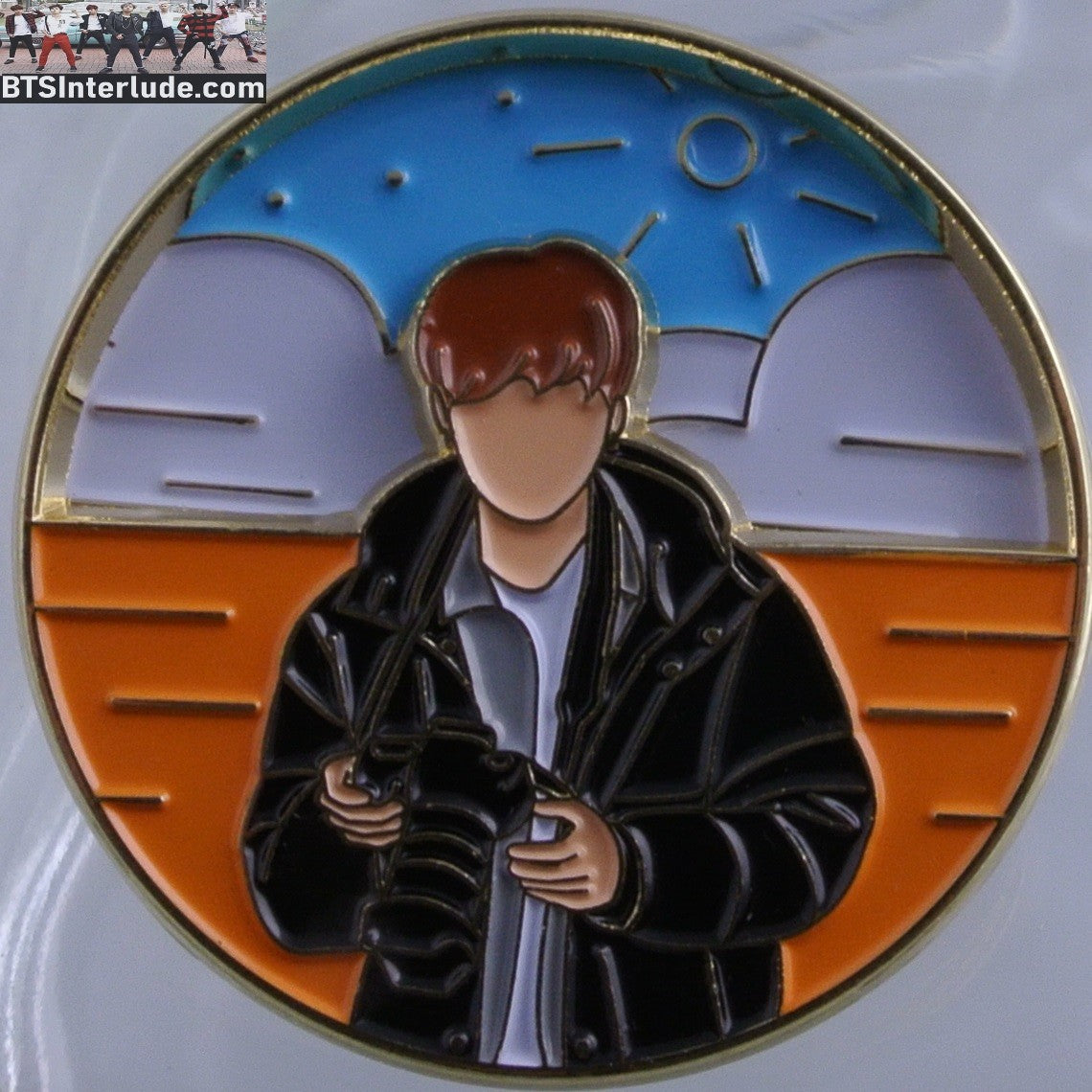 BTS PIN ENAMEL GOLD JEON JUNGKOOK 전정국 SPINNER GOLDEN CLOSET FILMS CAMERA DAY NIGHT BADGE BUTTON
