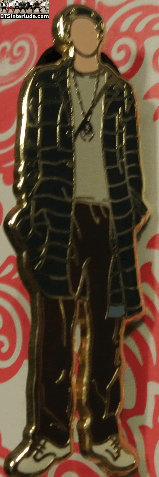 BTS PIN ENAMEL GOLD RM KIM NAMJOON 김남준 AIRPORT FASHION GREEN CHECKED COAT BADGE BUTTON