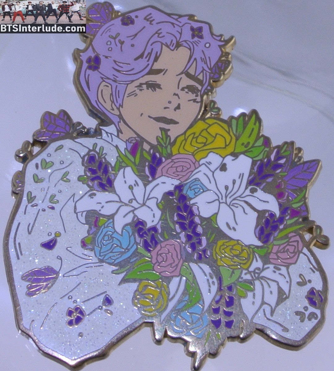 BTS PIN ENAMEL GOLD RM KIM NAMJOON 김남준 LAVENDER HAIR PURPLE WHITE SHIRT FLOWERS MANQCHI PINS BADGE BUTTON