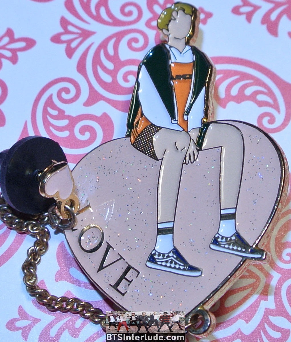 BTS PIN ENAMEL GOLD RM KIM NAMJOON 김남준 LOVE YOURSELF ANSWER PINK GLITTER HEART CHAIN BADGE BUTTON