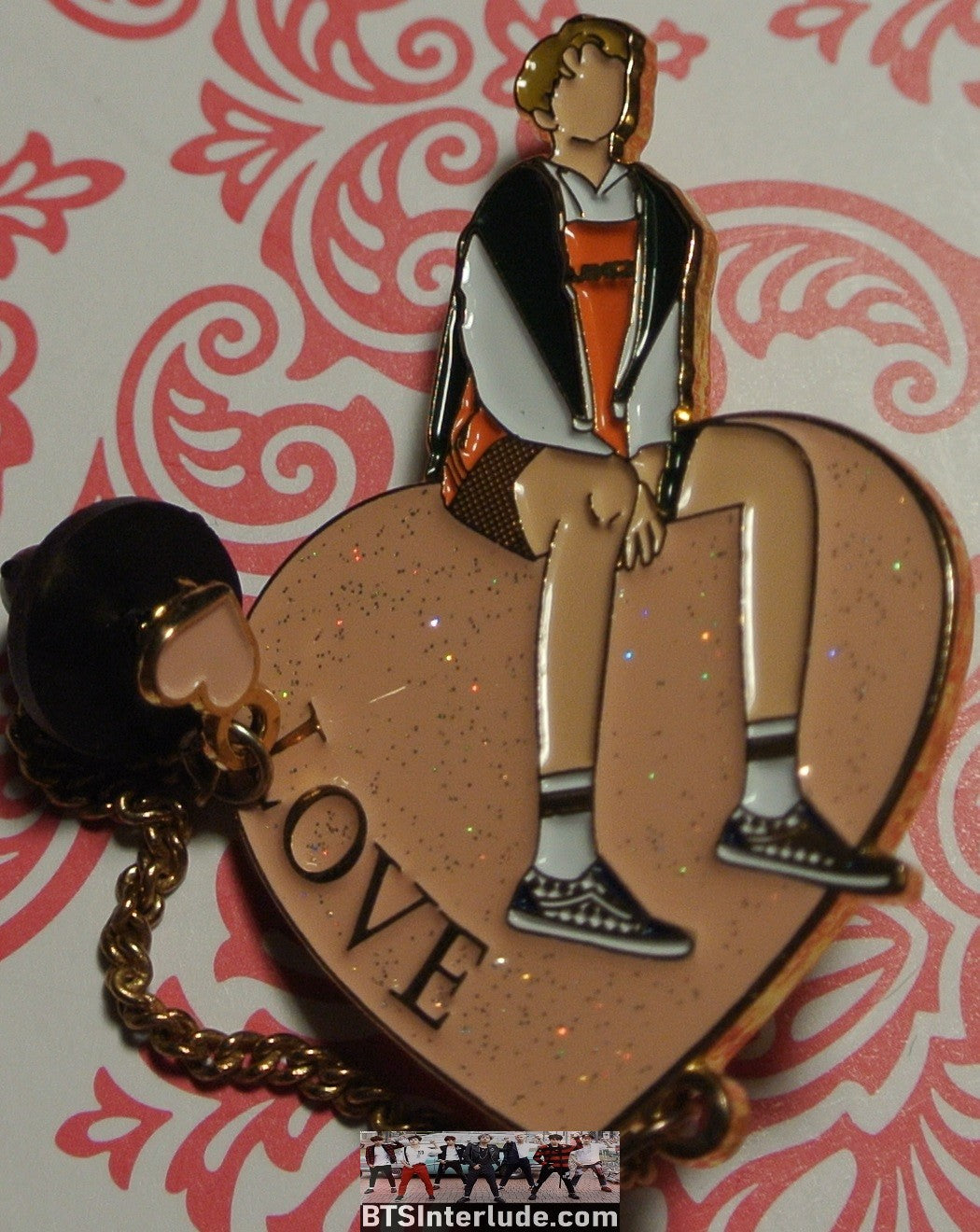 BTS PIN ENAMEL GOLD RM KIM NAMJOON 김남준 LOVE YOURSELF ANSWER PINK GLITTER HEART CHAIN BADGE BUTTON