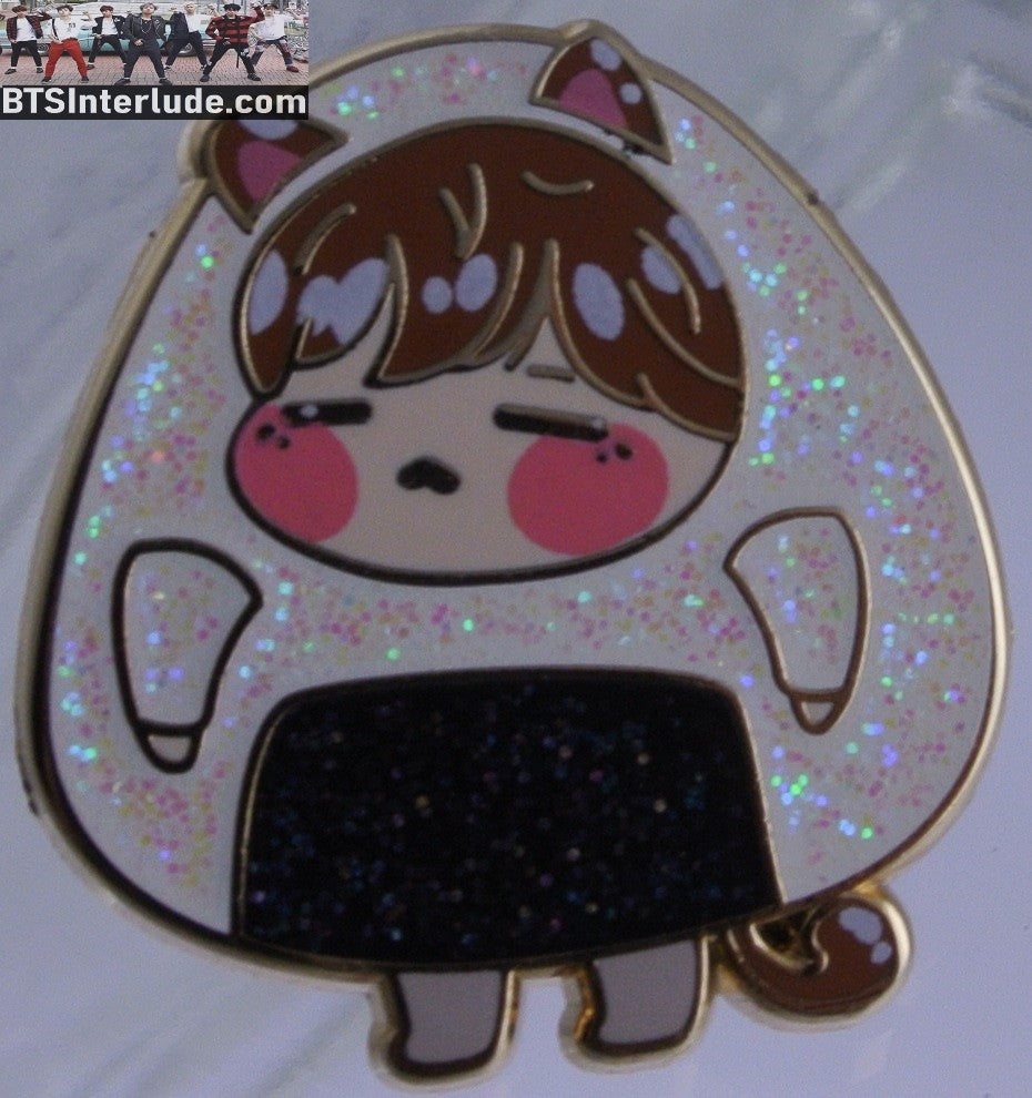BTS PIN ENAMEL GOLD SUGA MIN YOONGI 민윤기 CHIBI AS ONIGIRI RICE IN RJ OUTFIT? KIMAGINEARTS PINS BADGE BUTTON