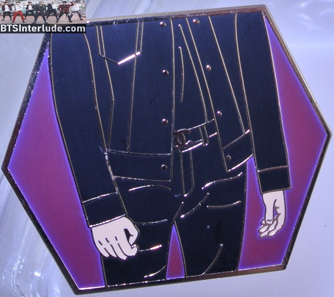 BTS PIN ENAMEL GOLD SUGA MIN YOONGI 민윤기 COLOR SHIFTING BLACK JACKET JEANS BADGE BUTTON