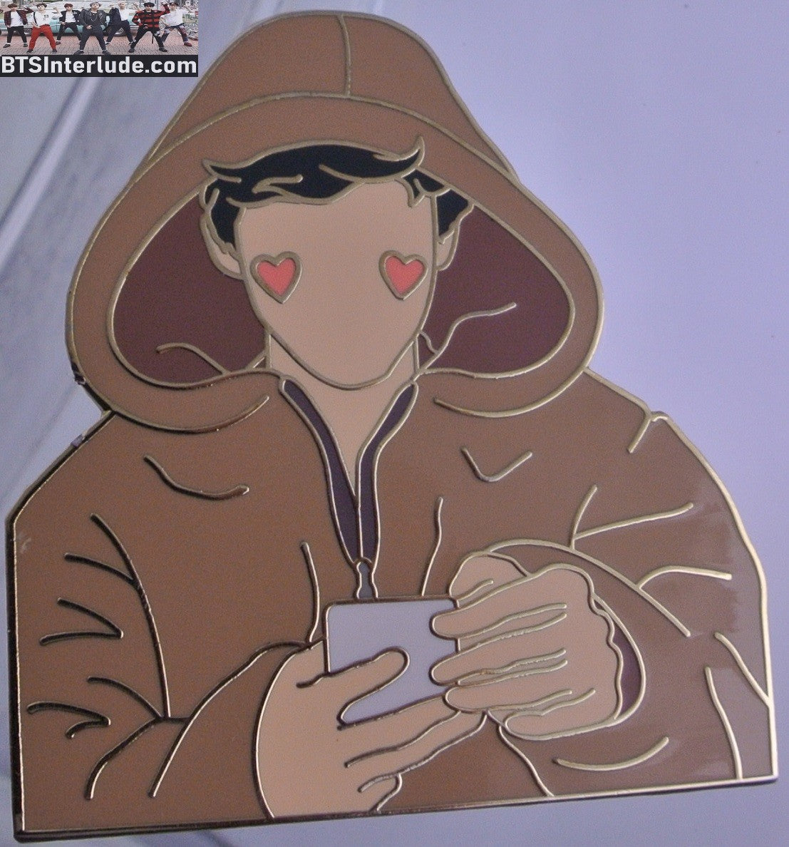 BTS PIN ENAMEL GOLD V KIM TAEHYUNG 김태형 BROWN HOODIE PHONE BADGE BUTTON