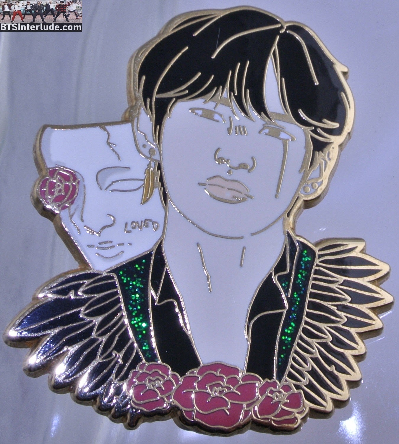 BTS PIN ENAMEL GOLD V KIM TAEHYUNG 김태형 SINGULARITY MASK ROSE BLACK FEATHERS BADGE BUTTON
