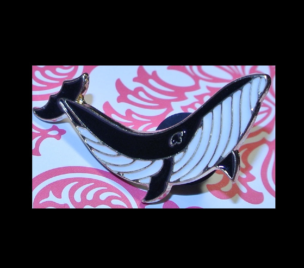 BTS PIN ENAMEL GOLD WHALE WHALIEN 52 BLACK WHITE ARCING UP JUNGKOOK V JIMIN RM J-HOPE SUGA JIN BADGE BUTTON
