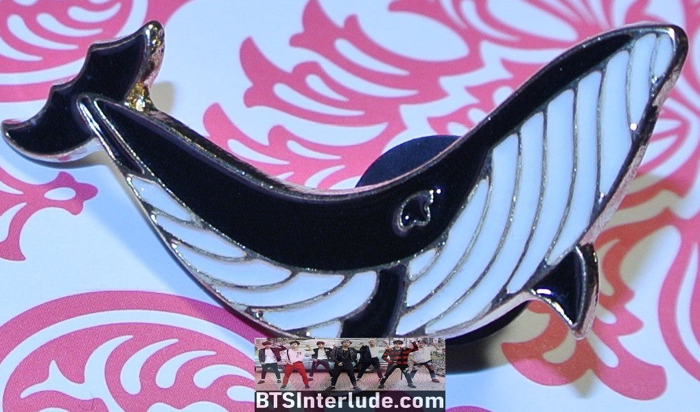 BTS PIN ENAMEL GOLD WHALE WHALIEN 52 BLACK WHITE ARCING UP JUNGKOOK V JIMIN RM J-HOPE SUGA JIN BADGE BUTTON