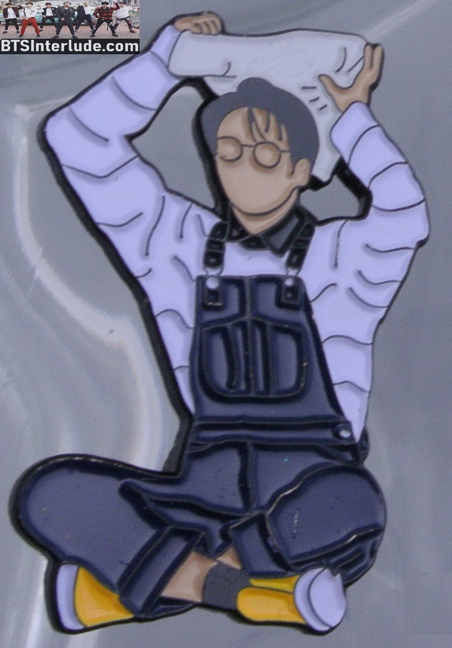 BTS PIN ENAMEL GUNMETAL JEON JUNGKOOK 전정국 OVERALLS PILLOW RUN BTS EPISODE BADGE BUTTON
