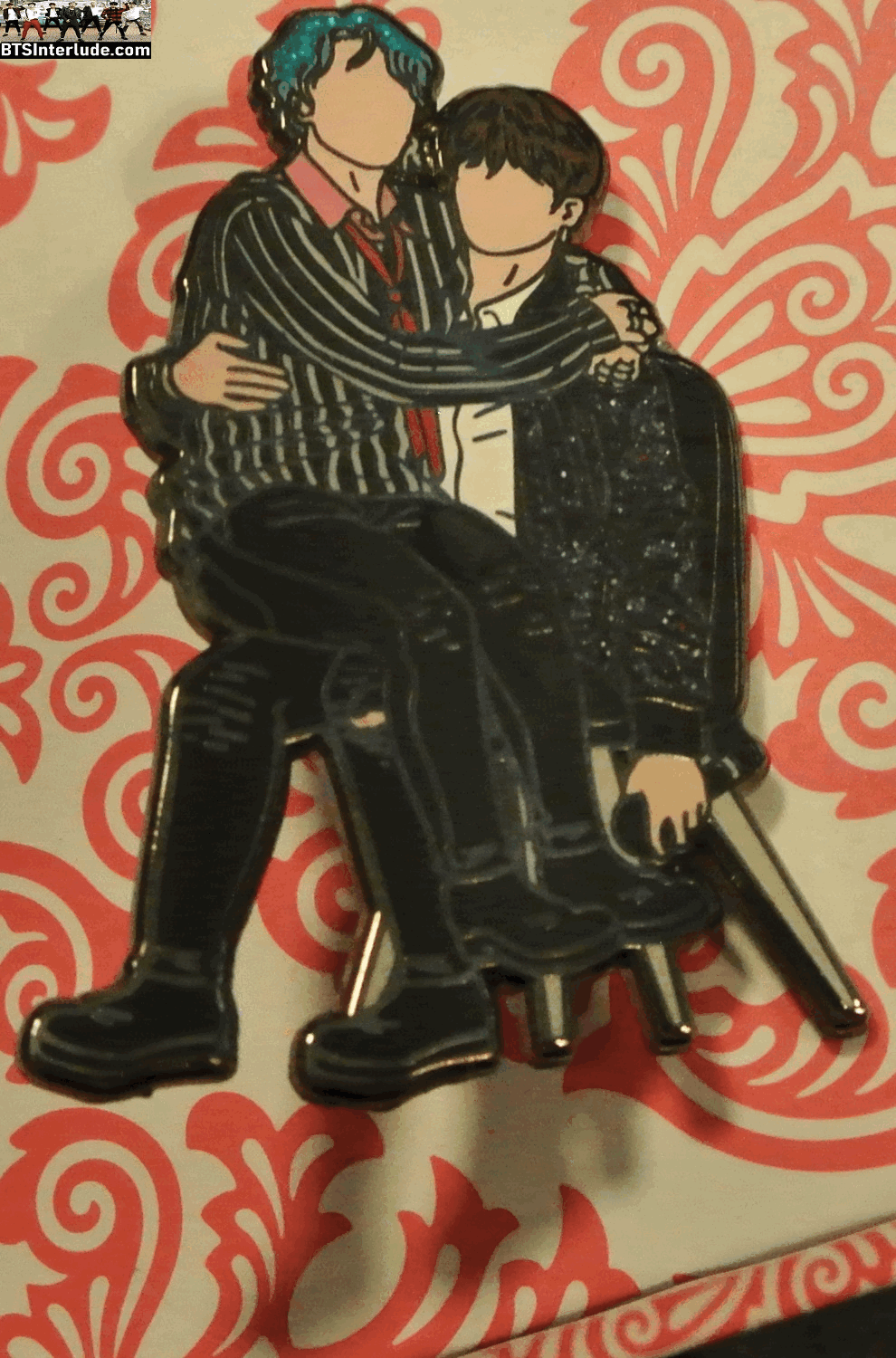 BTS PIN ENAMEL GUNMETAL SUB-UNIT PARK JIMIN SITTING ON JEON JUNGKOOK LAP BADGE BUTTON