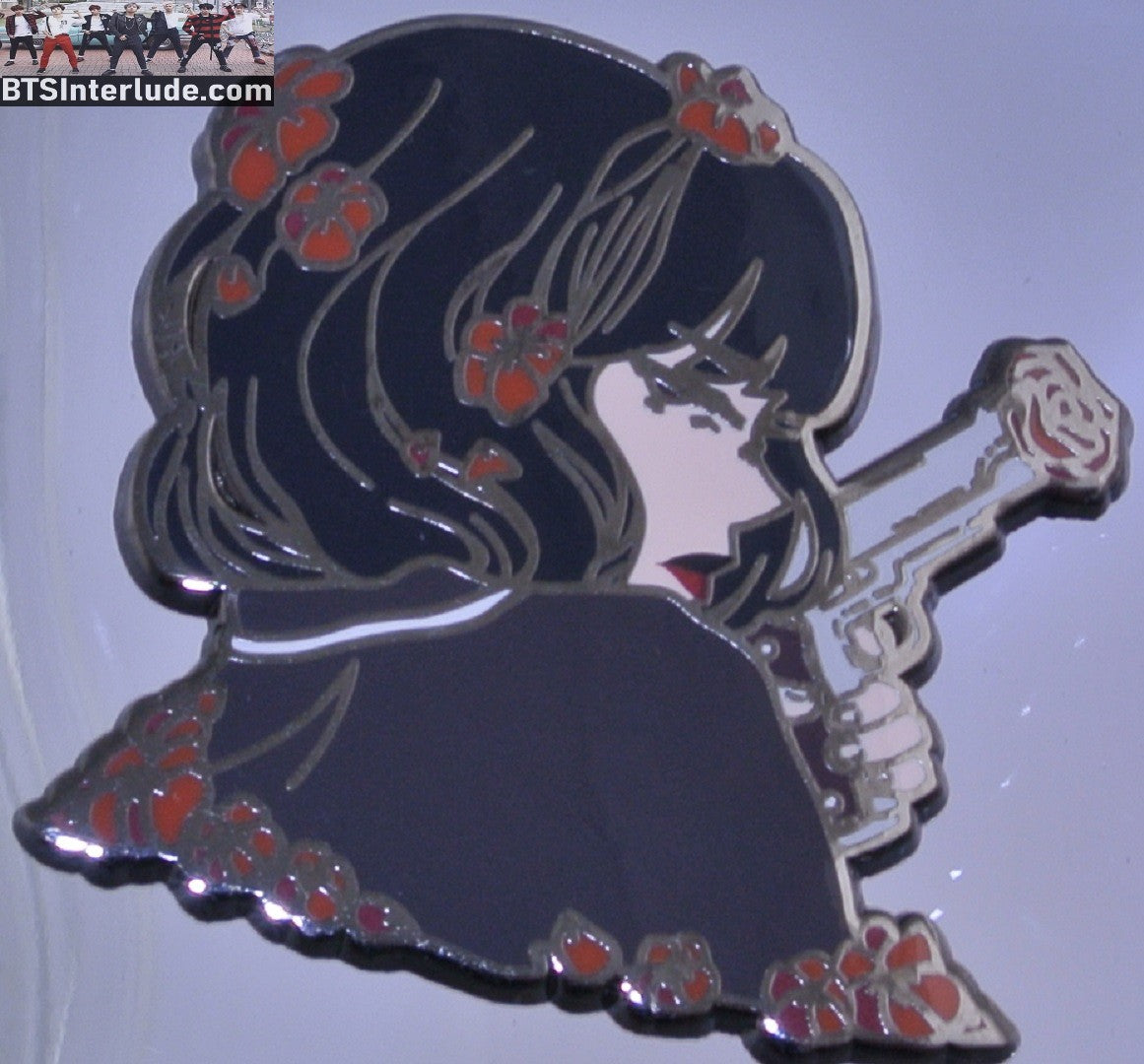 BTS PIN ENAMEL GUNMETAL SUGA MIN YOONGI 민윤기 FEMALE ASSASSIN VARIANT GUN MANQCHI PINS BADGE BUTTON