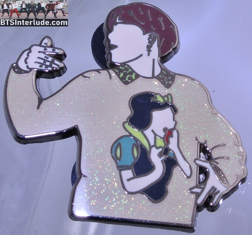 BTS PIN ENAMEL GUNMETAL SUGA MIN YOONGI 민윤기 IDOL MUSIC VIDEO SNOW WHITE SWEATER BADGE BUTTON