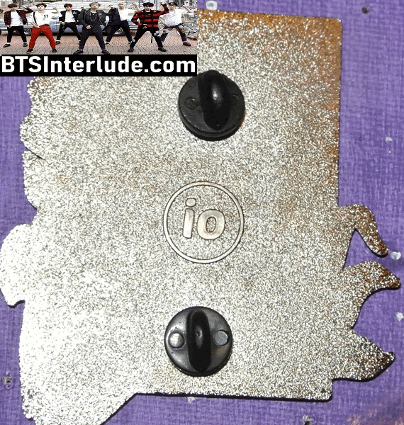 BTS PIN ENAMEL GUNMETAL V KIM TAEHYUNG 김태형 BLACK SHIRT PHONE FERN IO PINS BADGE BUTTON