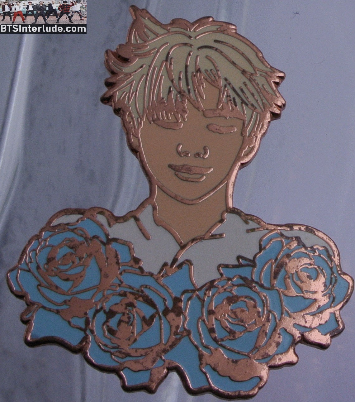 BTS PIN ENAMEL ROSE GOLD COPPER RM KIM NAMJOON 김남준 BLOND HAIR BLUE ROSES STARCANDY PINS BADGE BUTTON