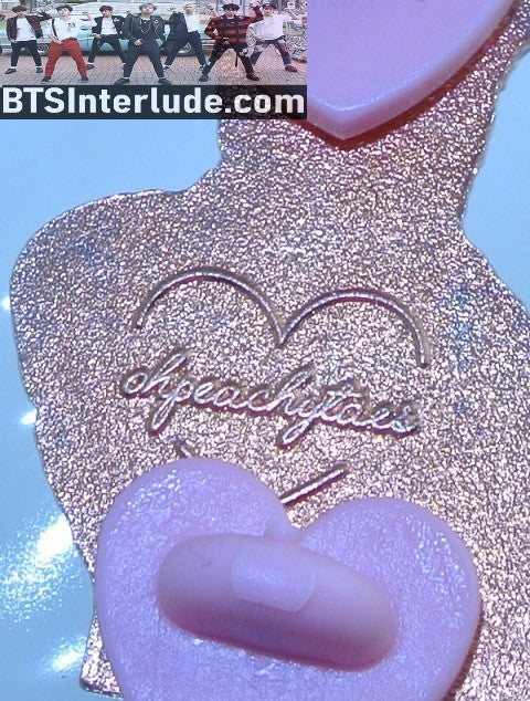 BTS PIN ENAMEL ROSE GOLD COPPER V KIM TAEHYUNG 김태형 2018 MAMAS MNET PINK SUIT OH PEACHY TAE PINS BADGE BUTTON