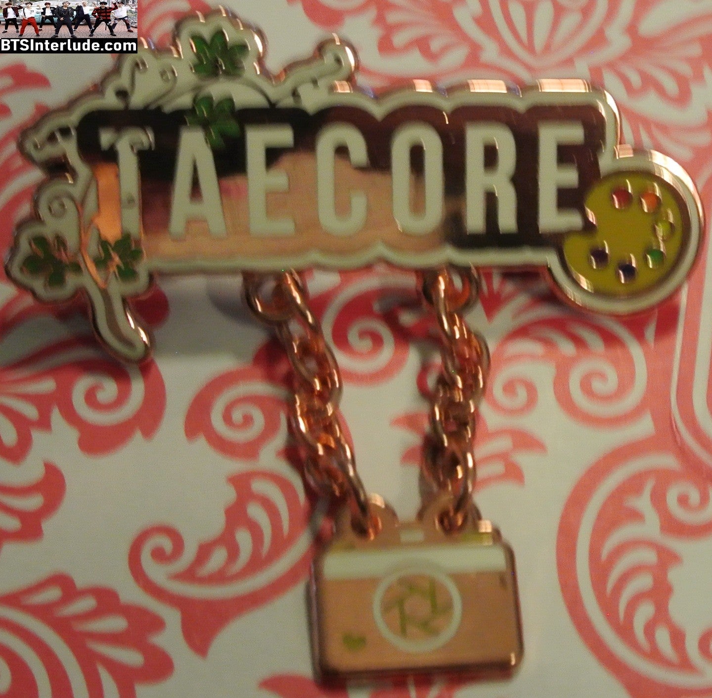BTS PIN ENAMEL ROSE GOLD COPPER V KIM TAEHYUNG 김태형 TAECORE DROP CAMERA WHITE BADGE BUTTON