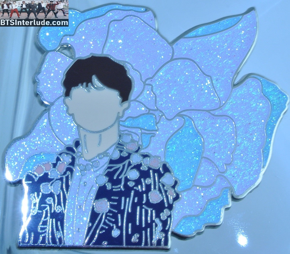 BTS PIN ENAMEL SILVER JIN KIM SEOKJIN 김석진 BLUE WHITE GLITTER FLOWER BLUE FLORAL JACKET BADGE BUTTON